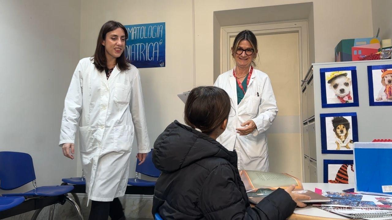 Una nuova sala d’attesa per la Dermatologia pediatrica donata dai genitori di Giulia Zedda, bimba scomparsa per un mare incurabile