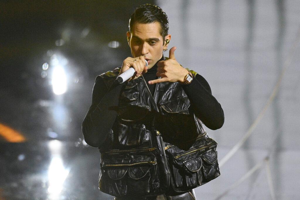 Mahmood scappa dalla fama: «Mi trasferisco in Spagna, in Italia mi sento come una tigre in gabbia»