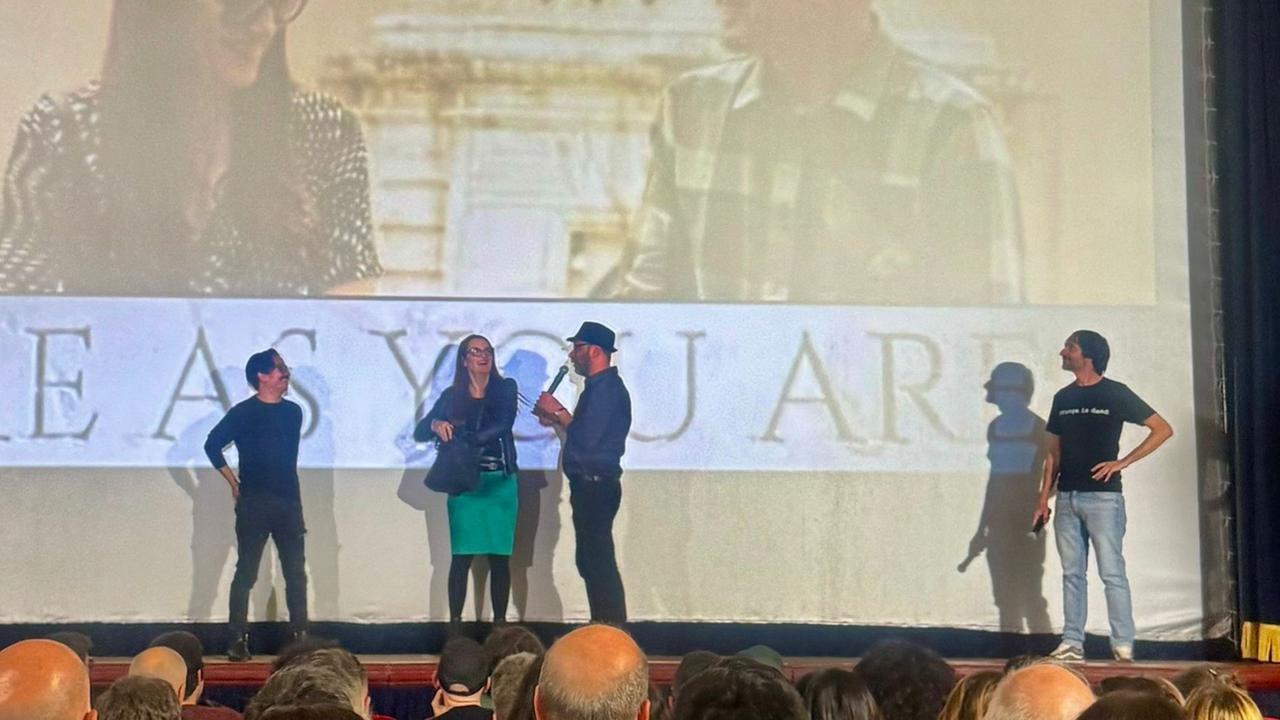 Olbia, in centinaia al cinema per la grande storia dei Nirvana: «Città viva e affamata di cultura»