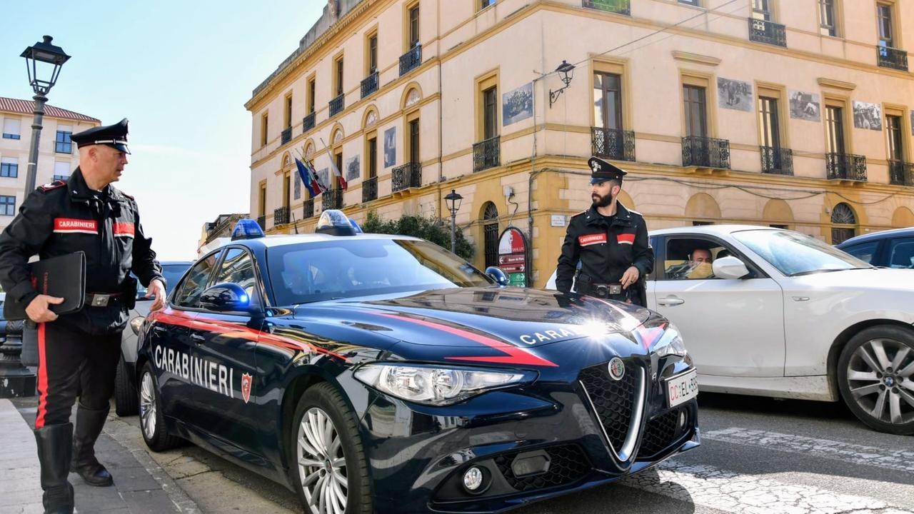 Evade dai domiciliari, denunciato