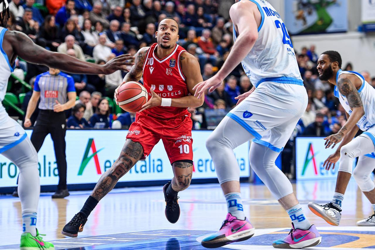 La Una Hotels vola in campionato: vittoria anche a Sassari con un super Caupain