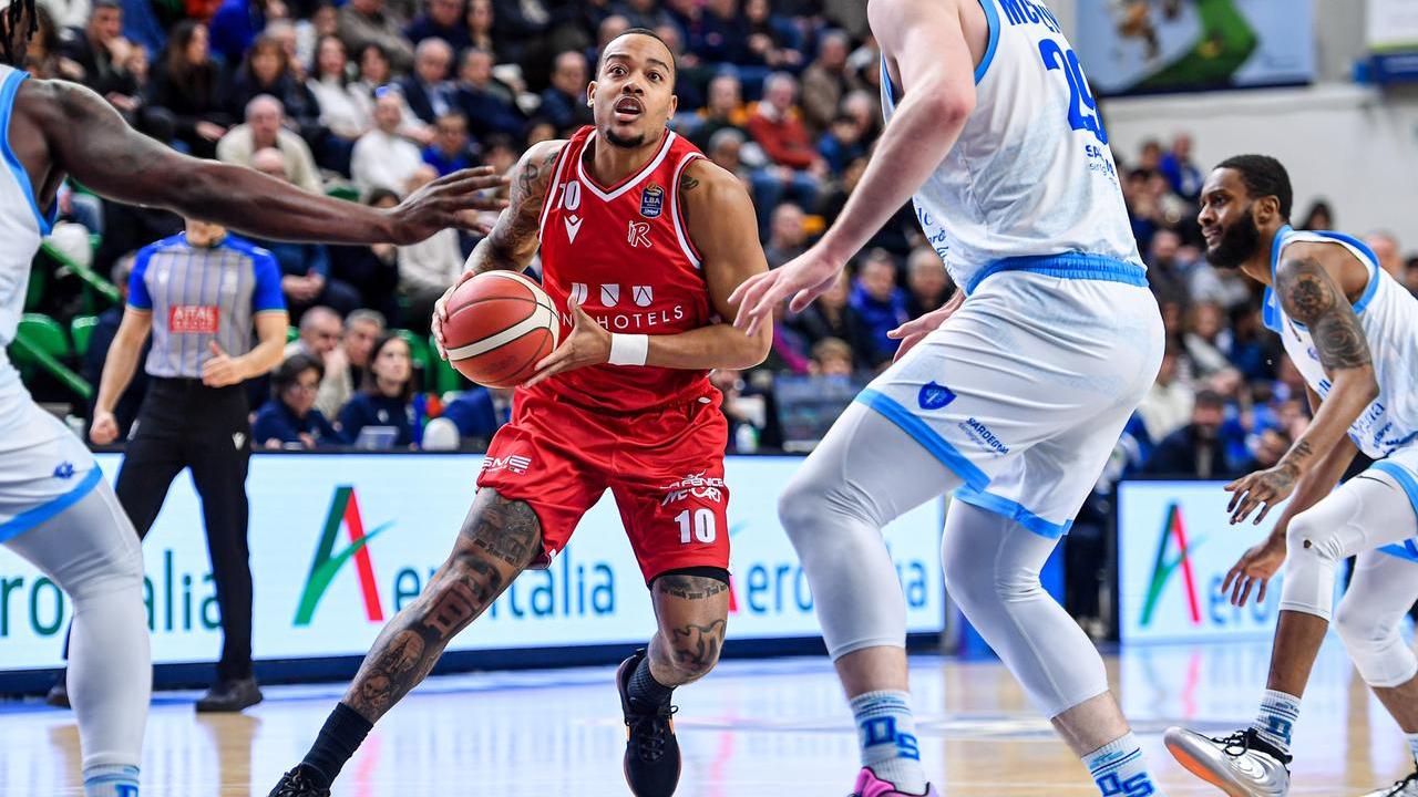 La Una Hotels vola in campionato: vittoria anche a Sassari con un super Caupain