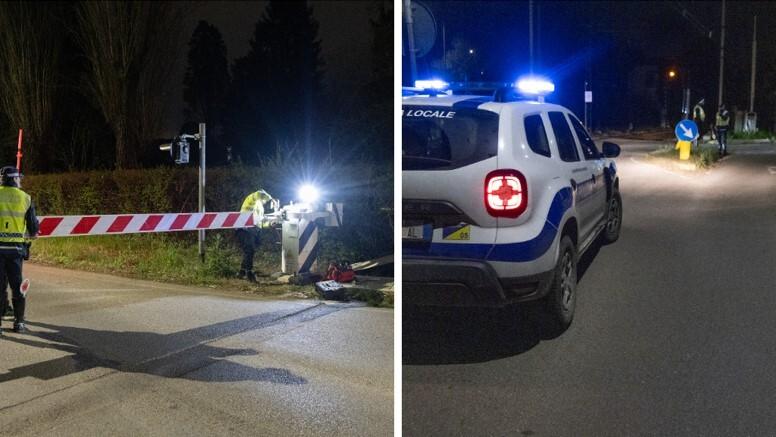 Sbarre del passaggio a livello rotte. Treni fermi, arriva la polizia locale di Modena