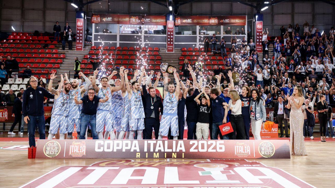 
	La Pielle alza la Coppa Italia

