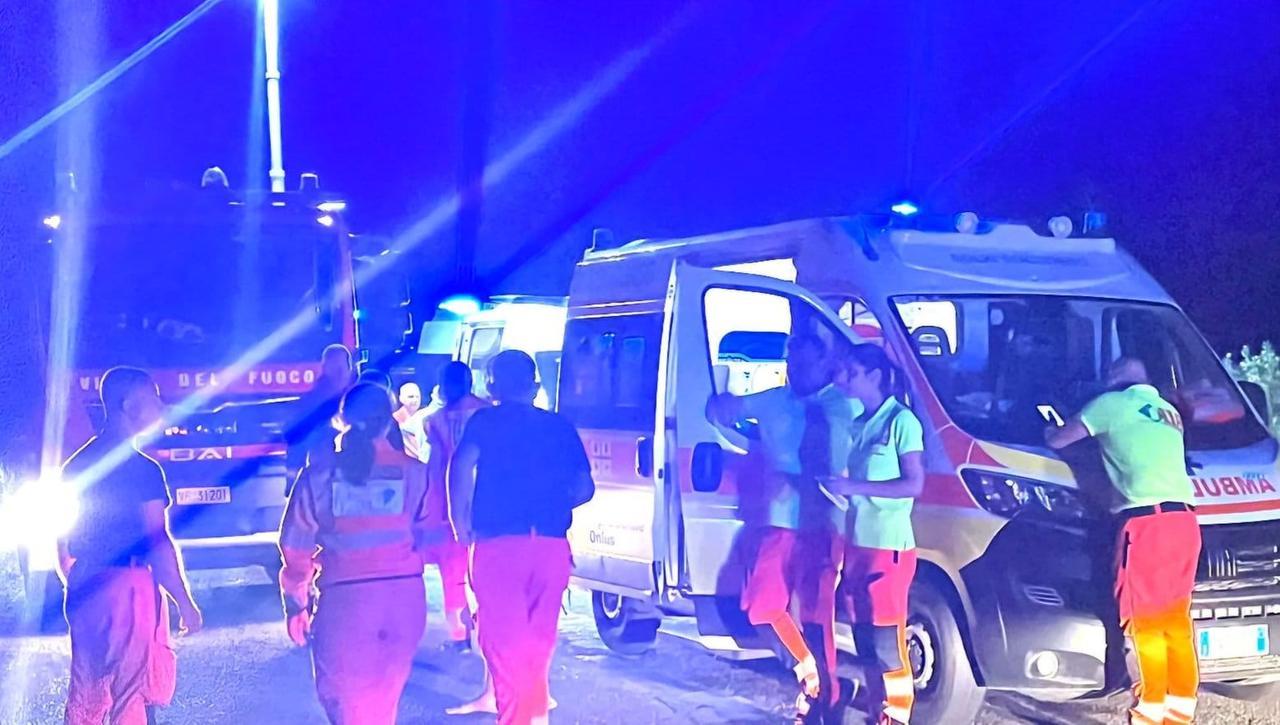 Auto contro pulmino sulla provinciale: grave un 27enne, coinvolte 6 pallavoliste