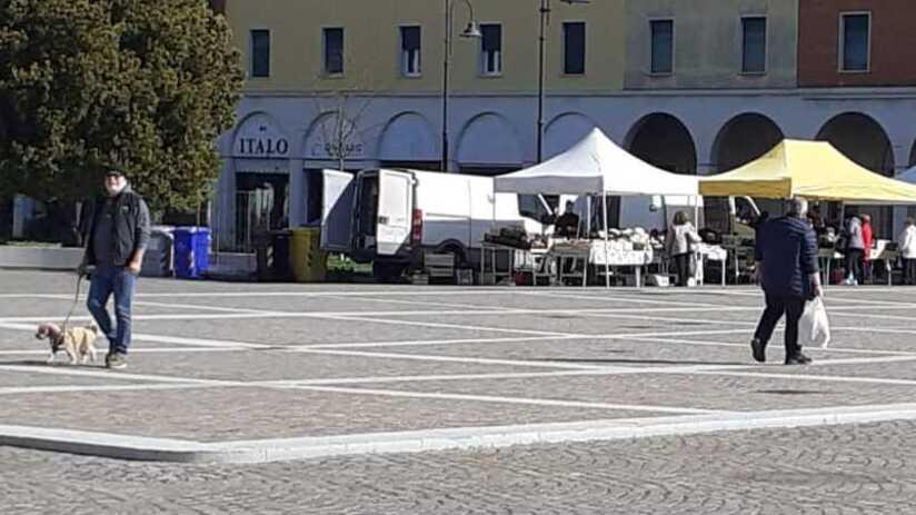 Copparo, la piazza fa già discutere: «Sono stati tolti troppi parcheggi»