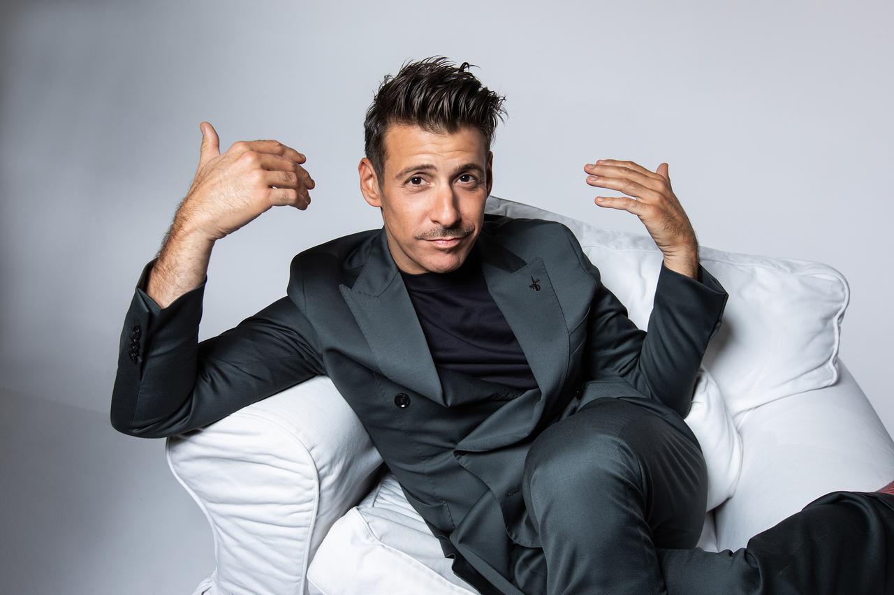 Francesco Gabbani: «Livorno, il tuo palco lo sognavo. Per il debutto porto Nigiotti con me». E svela un aneddoto speciale