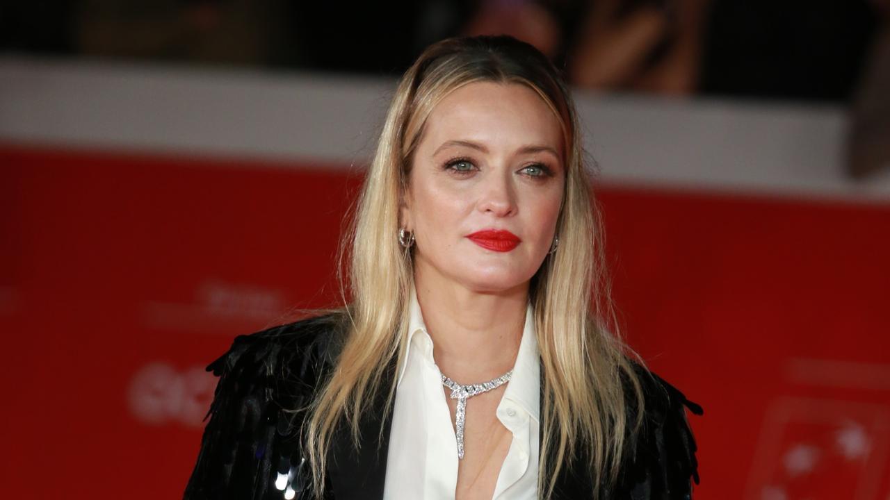 Lutto per Carolina Crescentini, è morta la sorella Francesca. Il ricordo commosso dell’attrice: «Mi mancherai come l’aria»