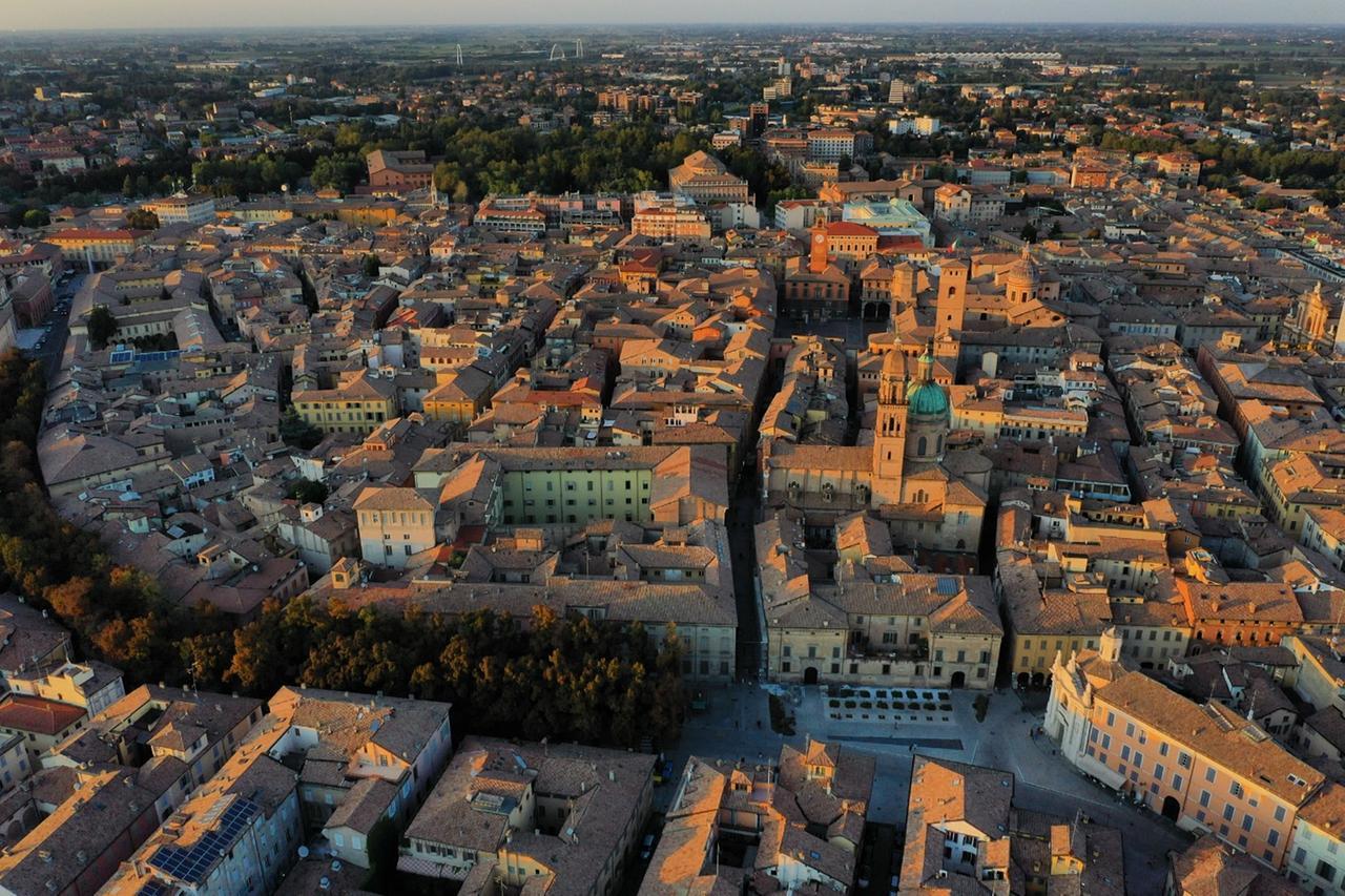 Turismo, l’anno d’oro di Reggio Emilia: arrivi a +26% e quasi 400mila pernottamenti in città