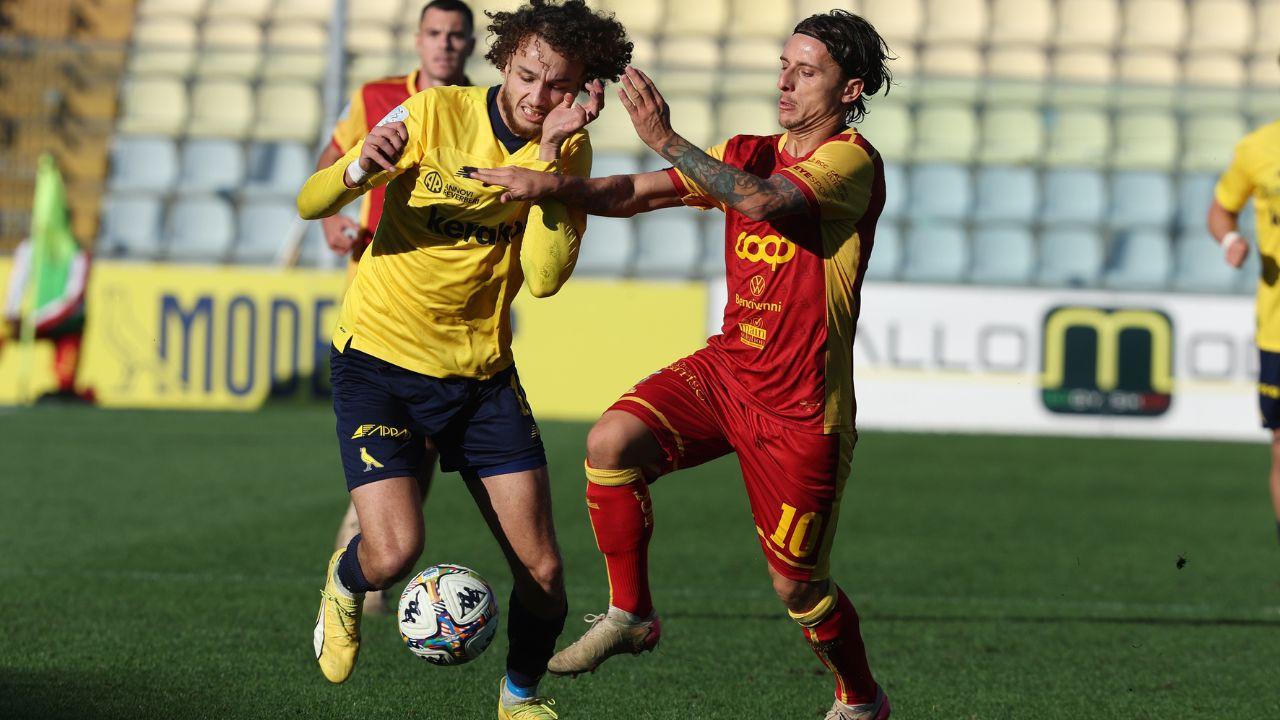 
	Un'azione tra Modena e Catanzaro

