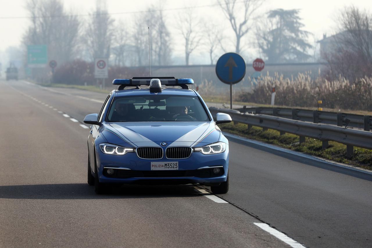 Fa inversione in Super e viaggia contromano: fermato a Corte Centrale