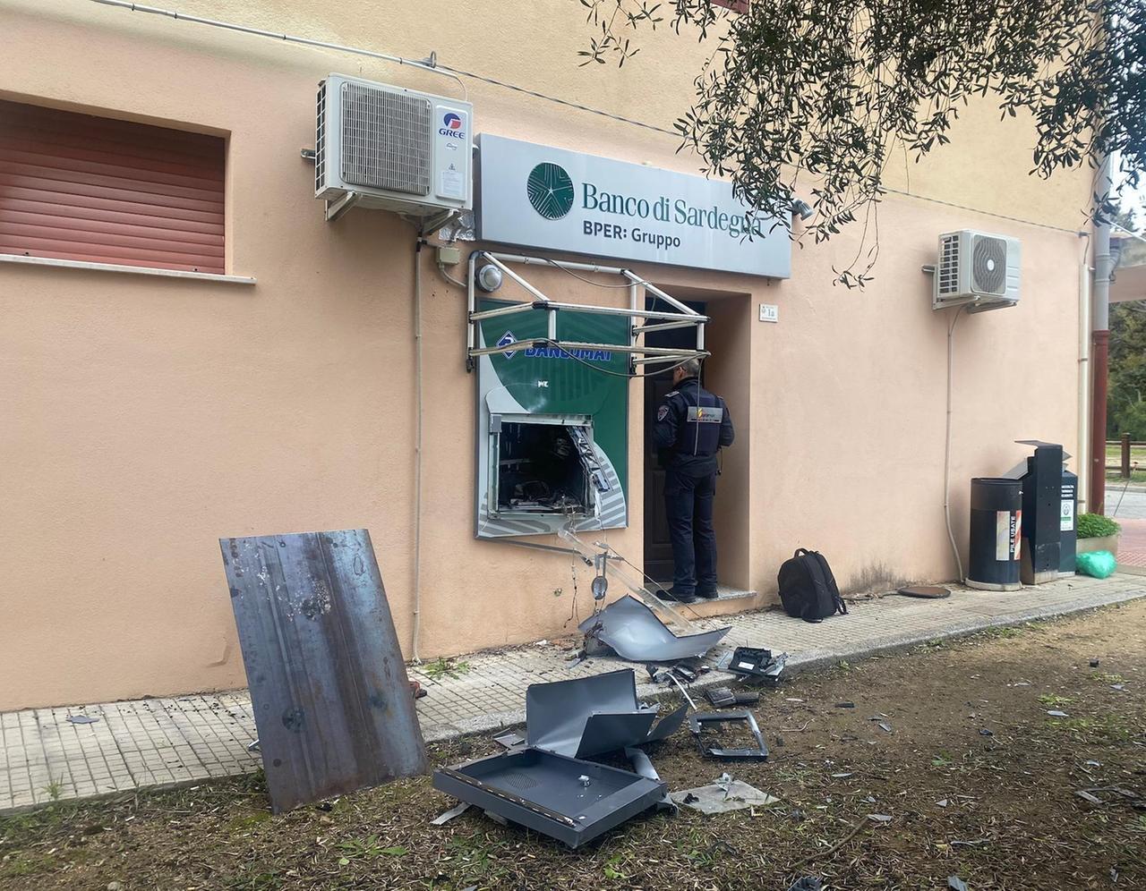 Assalto al bancomat, la svolta: arrestato un giovane –Ecco chi è