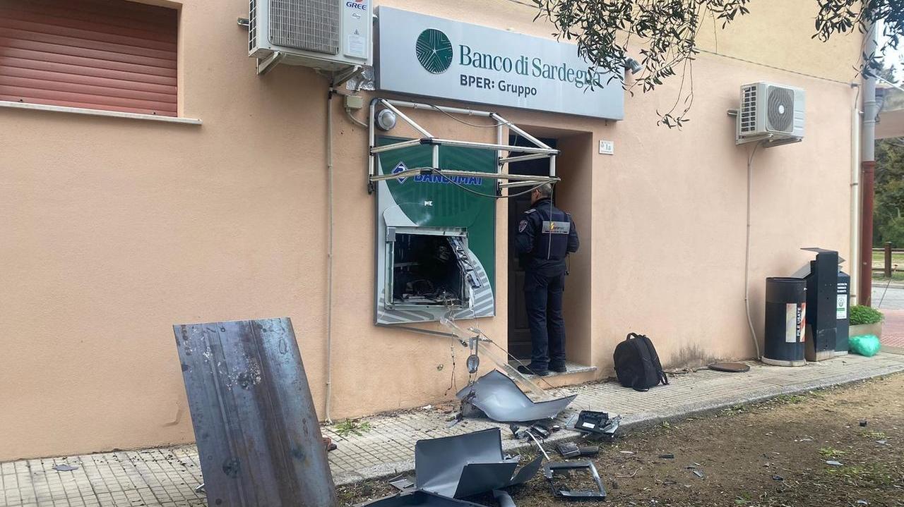 Assalto al bancomat, la svolta: arrestato un giovane –Ecco chi è
