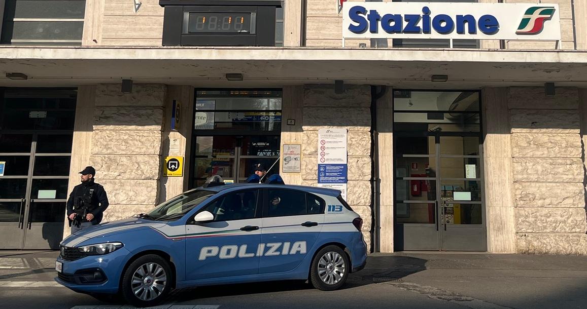 Zona stazione al setaccio: negli ultimi giorni 95 interventi, 22 denunciati e due arresti