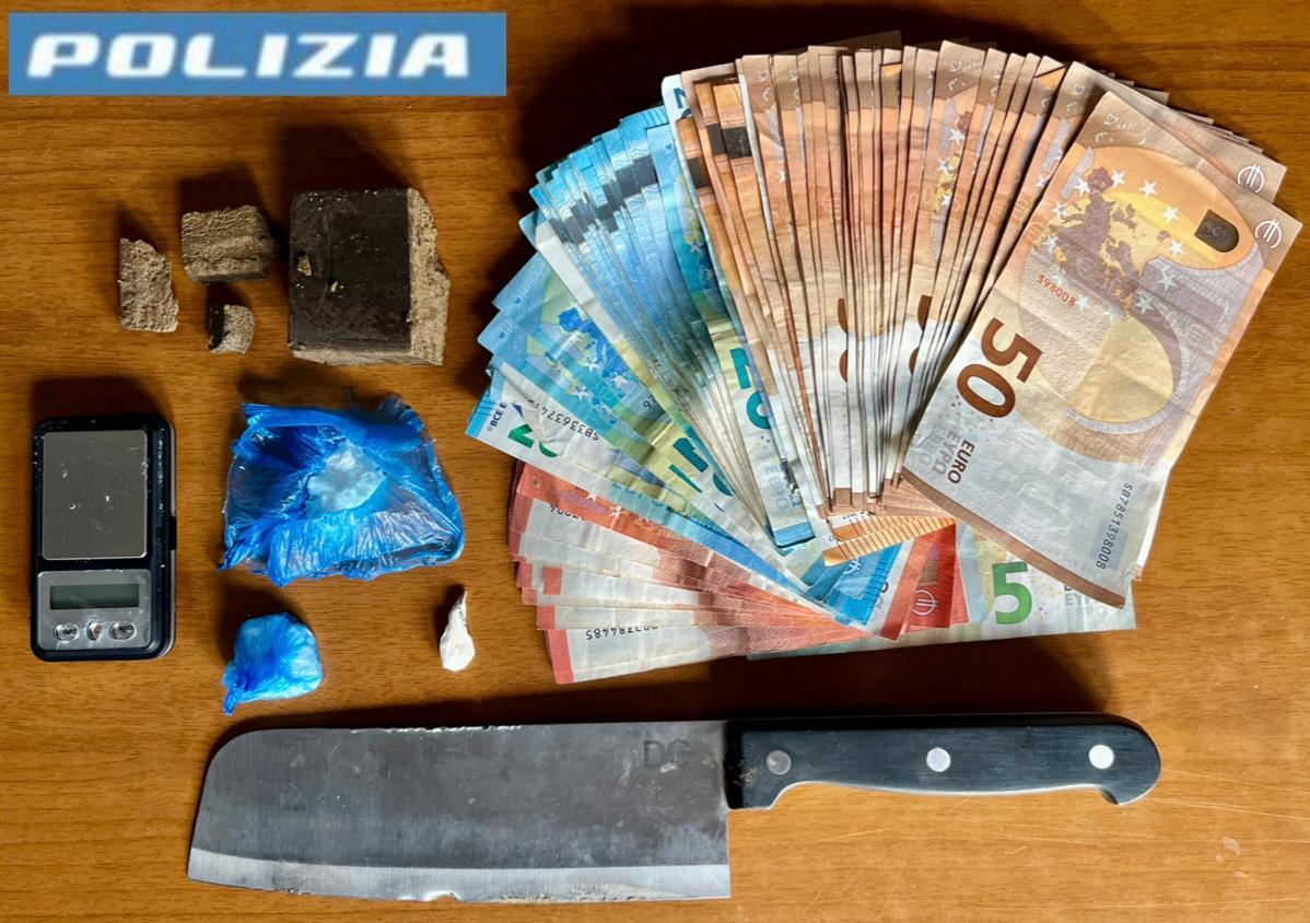 A casa droga per lo spaccio: 39enne arrestata e condannata, ma il giudice sospende la pena