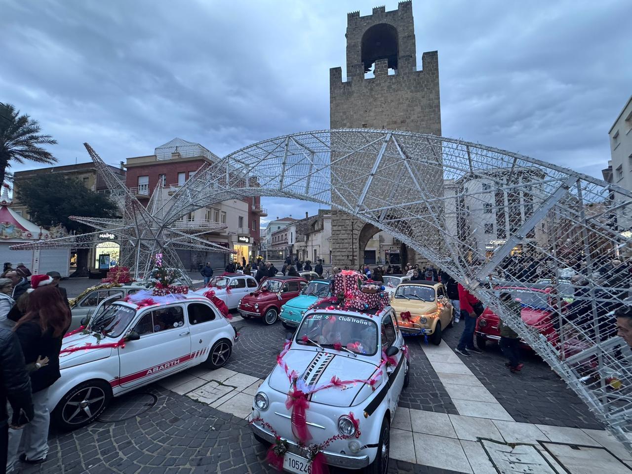 Le Fiat 500 invadono il centro storico con “Fiori e motori di primavera”