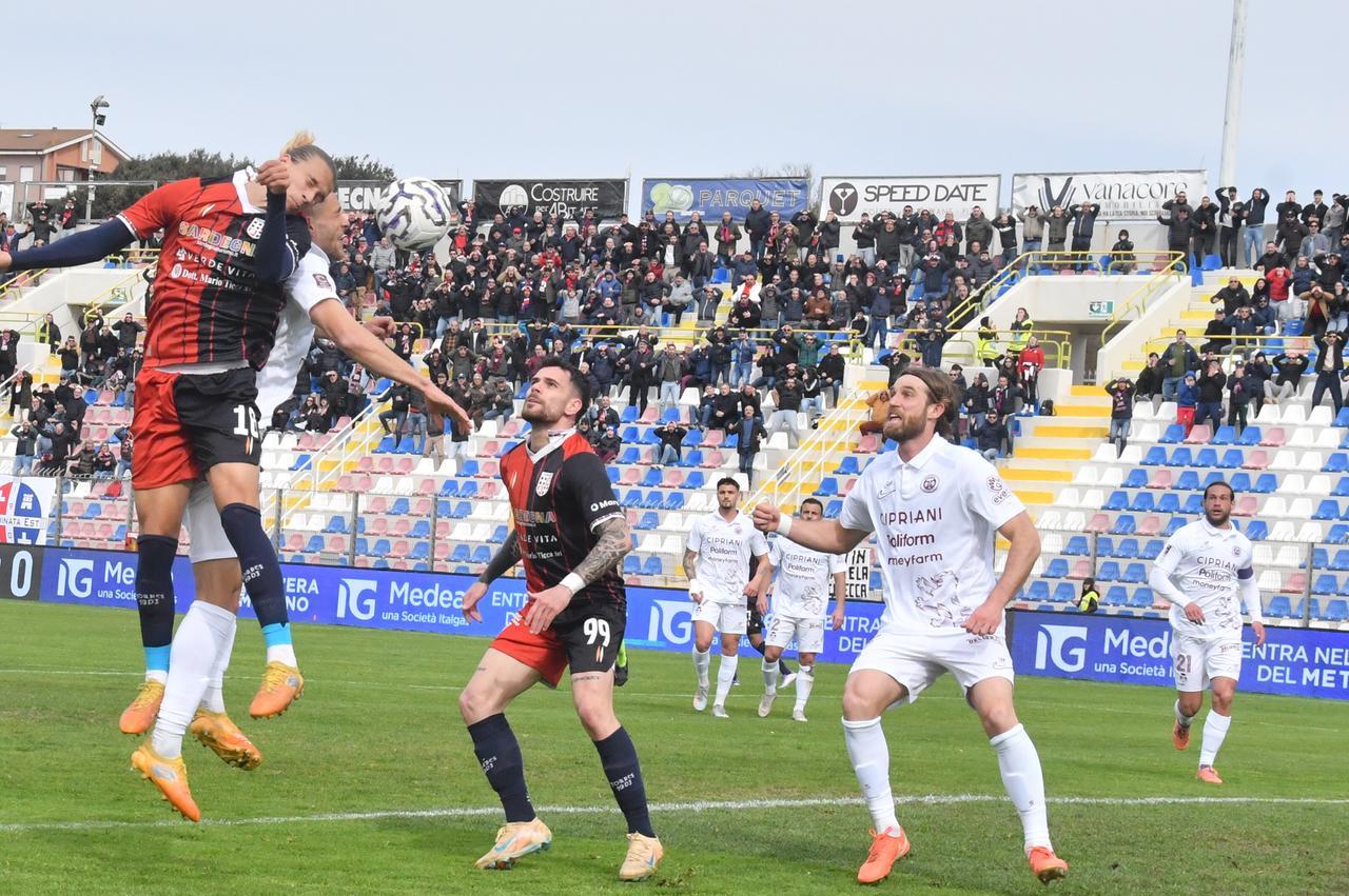 La Torres pensa al Perugia e tiene un occhio sul calendario