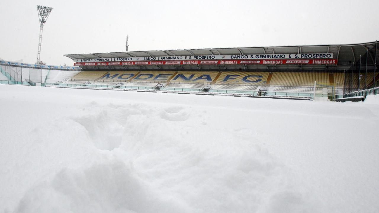 Catanzaro-Modena rinviata, i precedenti: quando saltarono tre gare di fila