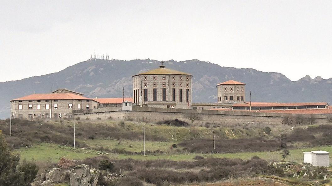 L’ex boss Raduano confessa un omicidio e rivela i nomi dei sardi che lo aiutarono dopo l’evasione: ecco chi sono