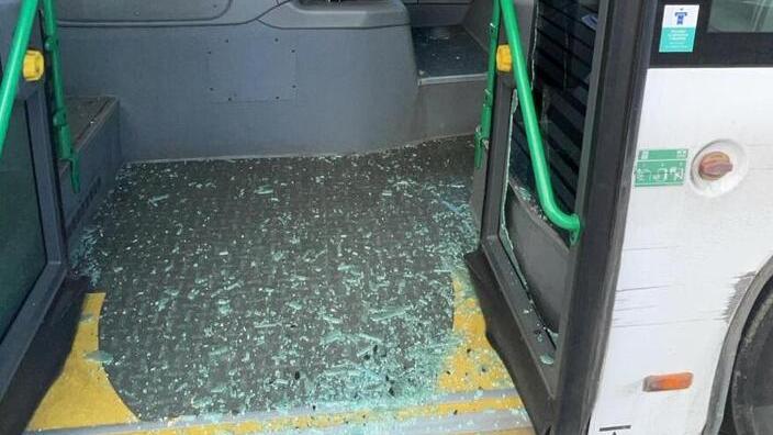 La portiera rotto del bus della linea 73