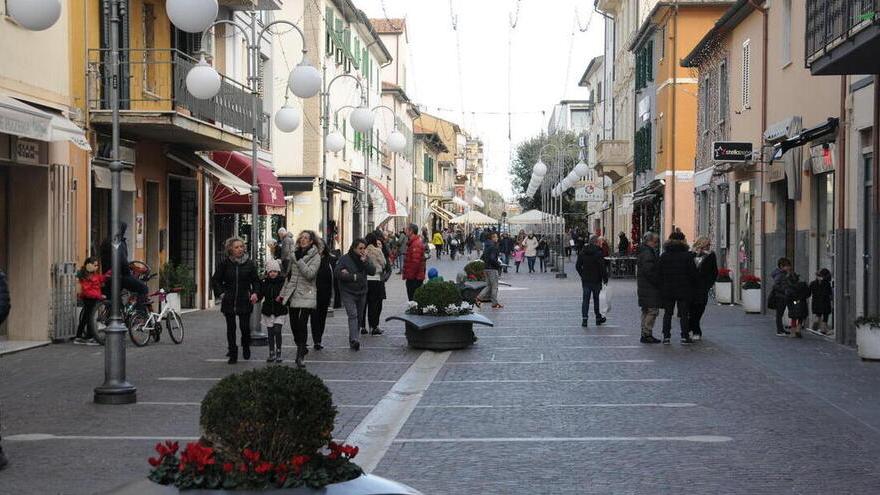 Via Roma a Follonica