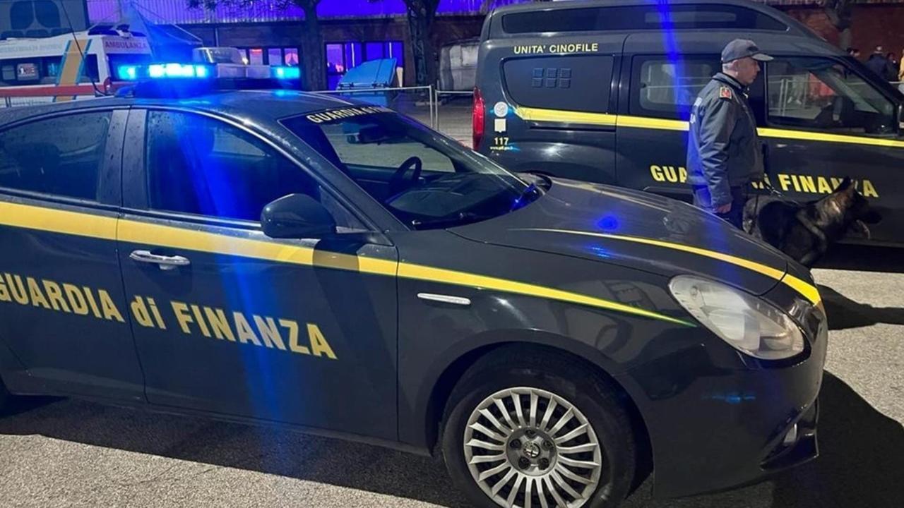 Nel banco del mercato vendeva polli ed eroina – La storia