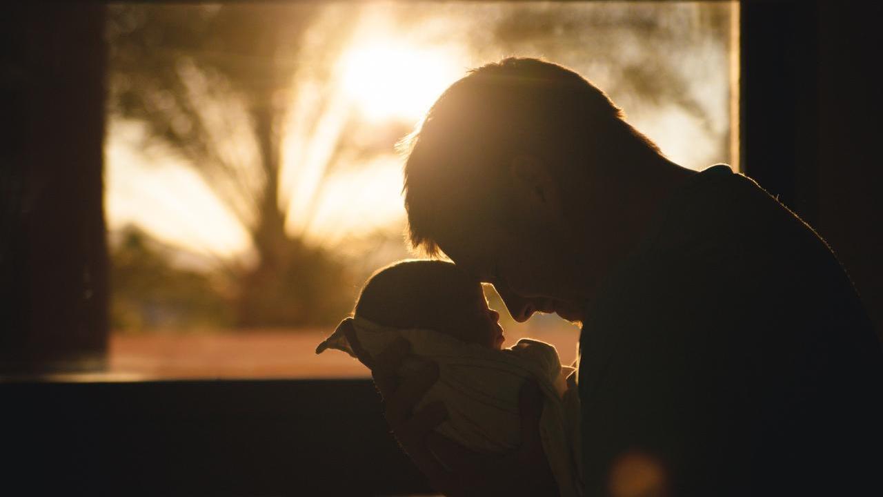 Festa del papà. Le quattro proposte di Unicef: dai congedi più lunghi ai percorsi di sensibilizzazione