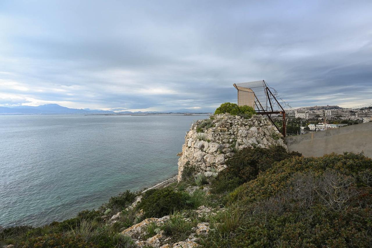 A Cagliari non ci sono nuraghi? Un archeologo ne trova due per caso a Sant’Elia: la scoperta è sensazionale