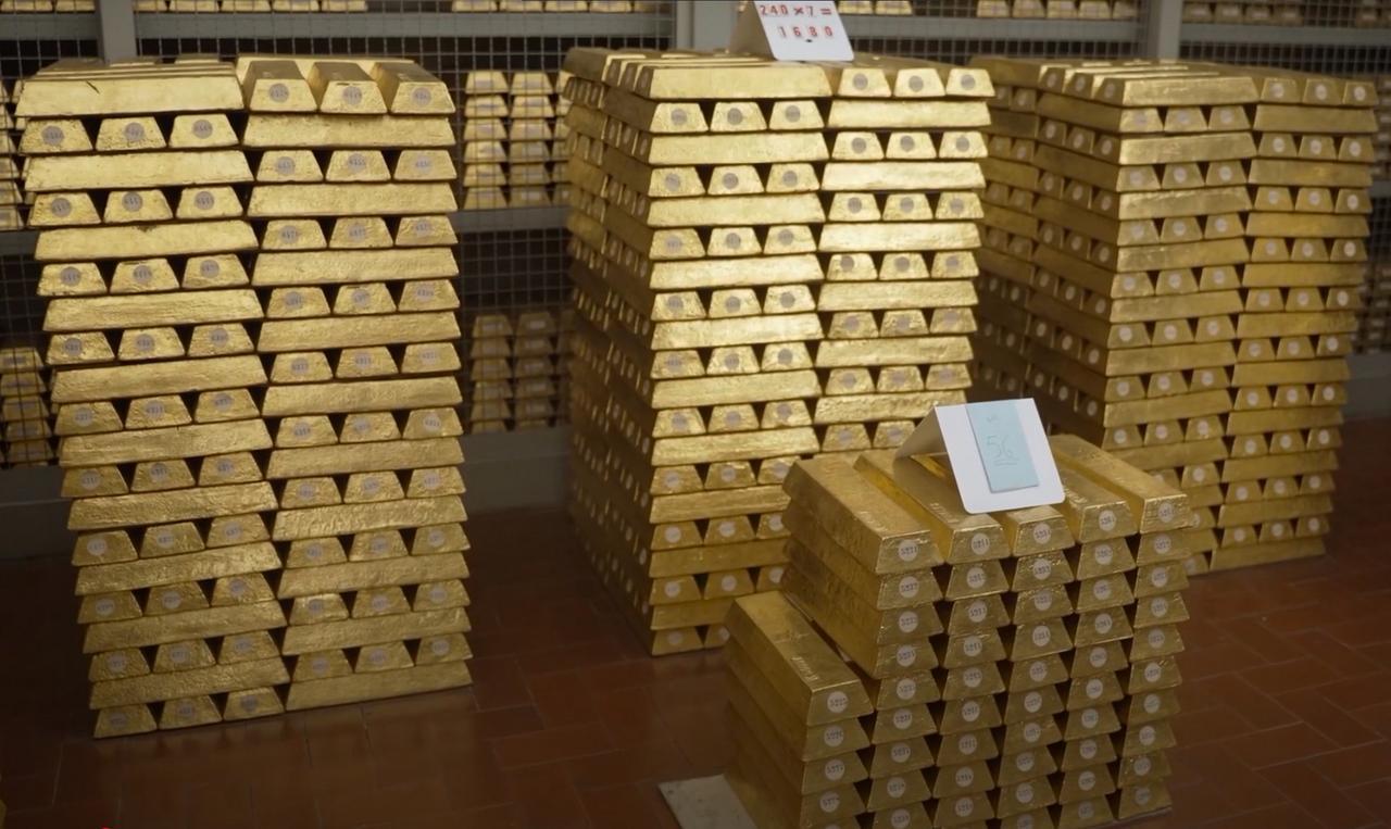 Oro, quotazioni in forte calo: pesano dollaro, petrolio e tensioni con l’Iran – Cosa sta succedendo