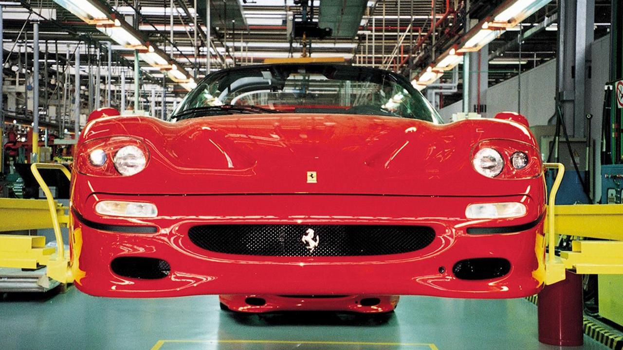 Ferrari sospende gli ordini in Medio Oriente