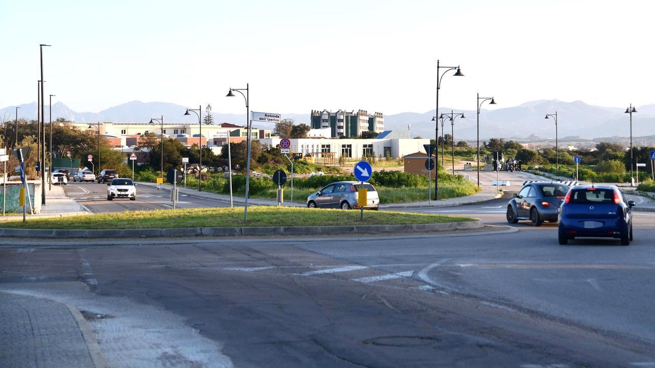 La rotatoria da cui partirà la parallela di via Veronese