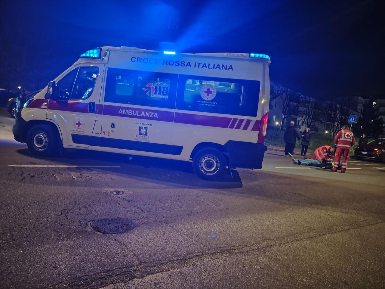 Investita sulle strisce pedonali in via Del Chionso