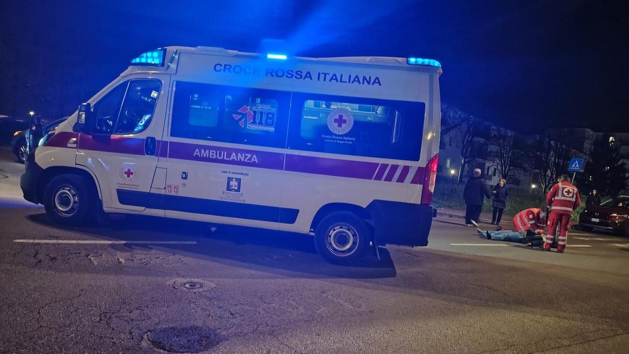 Investita sulle strisce pedonali in via Del Chionso