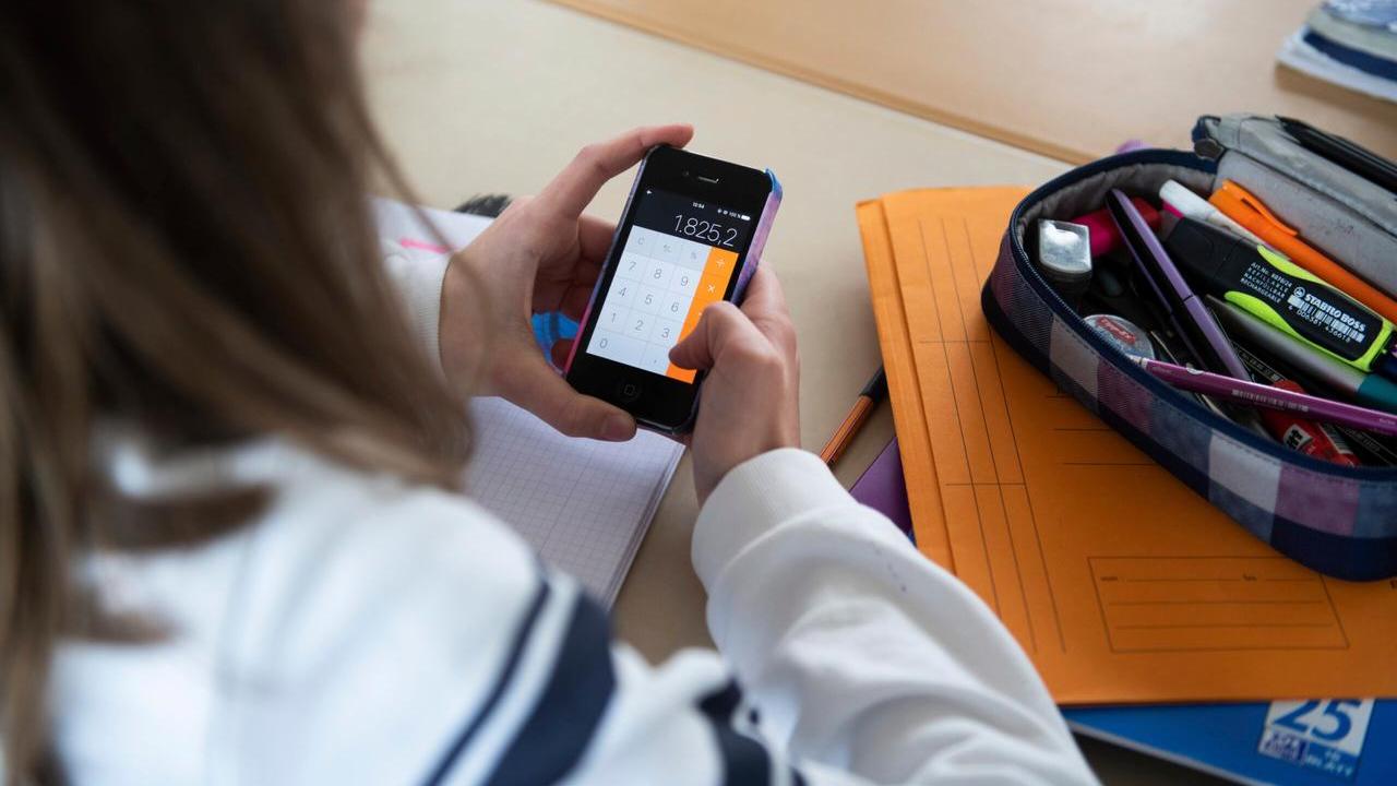 Il cellulare e i bambini: «Servono regole»