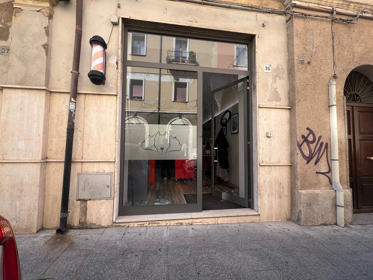 La scia delle spaccate a Sassari non si ferma, Fois: «I commercianti non dormono più, chiediamo più controlli»