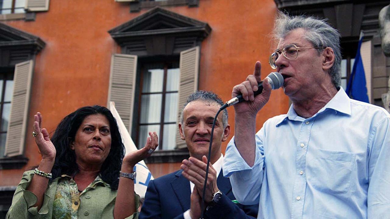 Angelo Alessandri ricorda Umberto Bossi: «Mi fece credere in un sogno: lo avrei seguito anche in galera»