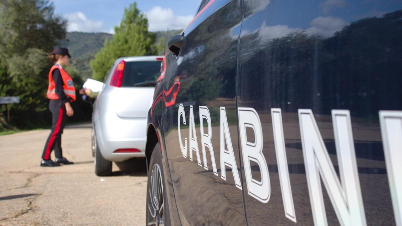 Con il braccialetto elettronico si avvicina all’ex compagna che lo aveva denunciato: arrestato un uomo