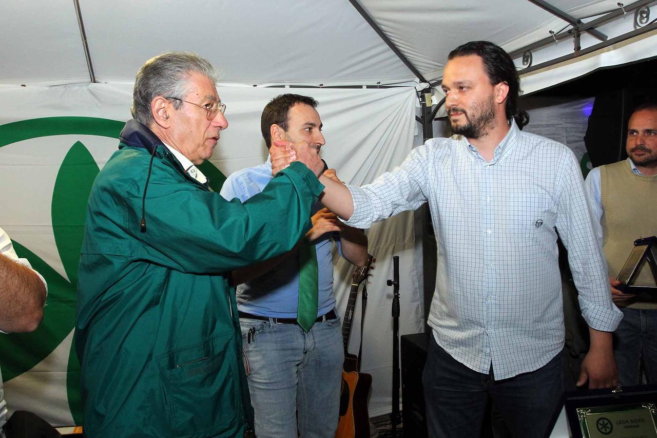 Il vento federalista soffia su Ferrara: «Ciao Umberto, un padre politico»