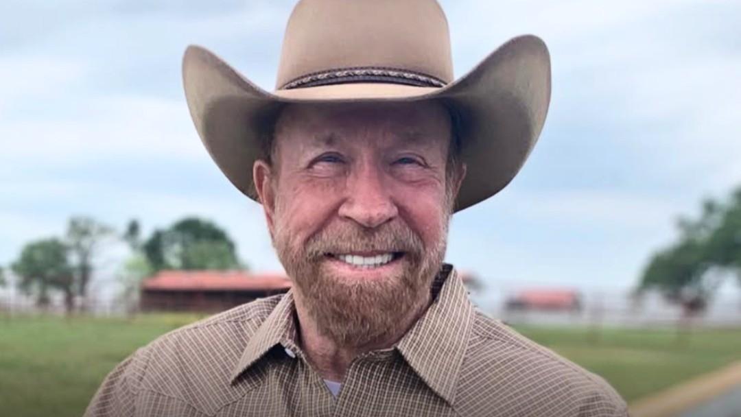 Chuck Norris ricoverato alle Hawaii, momenti di apprensione per l’attore