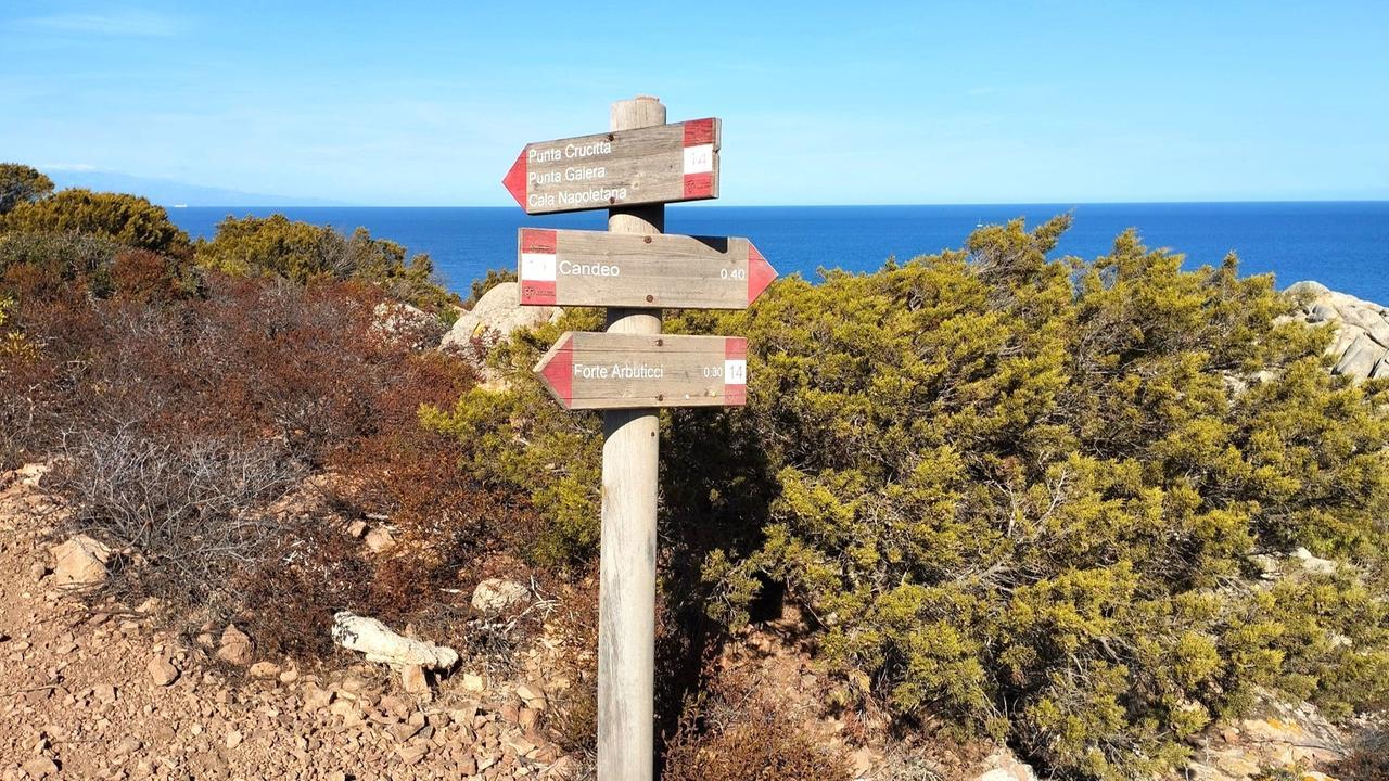 La Maddalena, il Parco e Forestas valorizzano la rete sentieristica