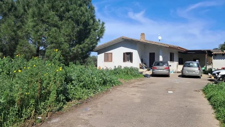 Sardegna, la disperazione di un padre di quattro figli: «Hanno venduto la mia casa all’asta, aiutatemi a ricomprarla»