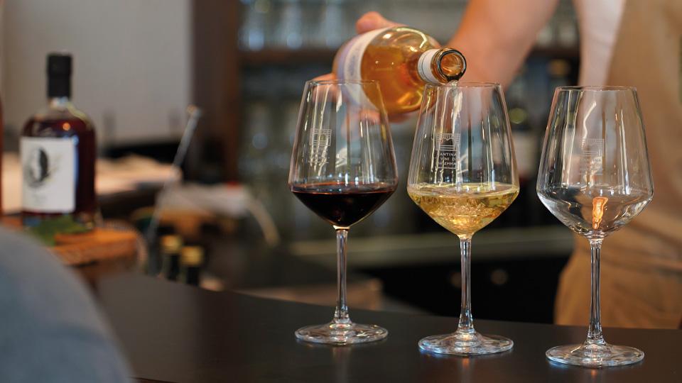 Una sosta tra vino e sapori alla Cantina i Vini di Maremma