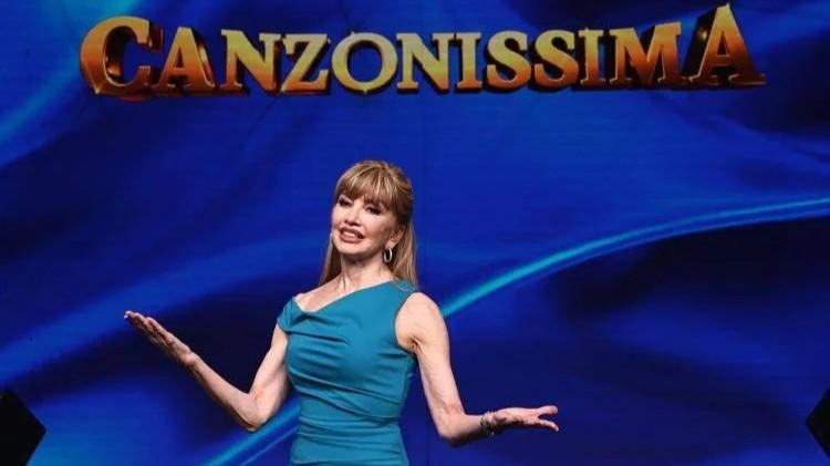 Canzonissima, si parte: ecco il cast dello show condotto da Milly Carlucci – Cinque artisti arrivano da Sanremo