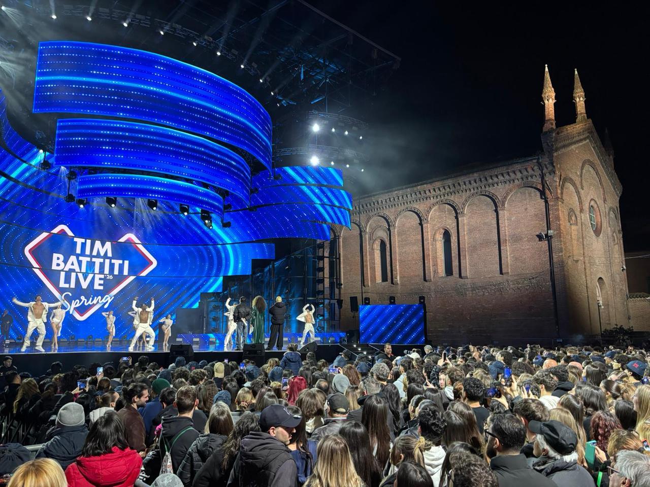 Ferrara canta con il Tim Battiti Live Spring – La diretta