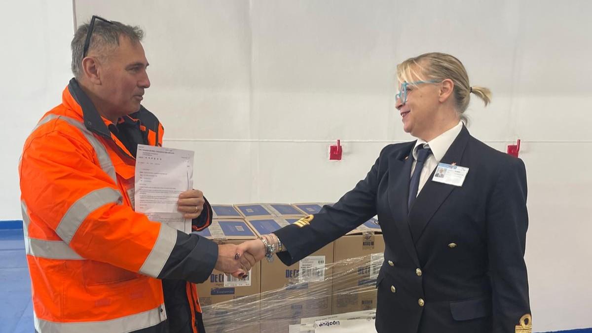 Solidarietà al porto di Olbia: Moby regala 280 chili di beni alimentari