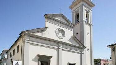 Una passeggiata alla scoperta di tradizioni e curiosità intorno alla Ss Annunziata di Viareggio