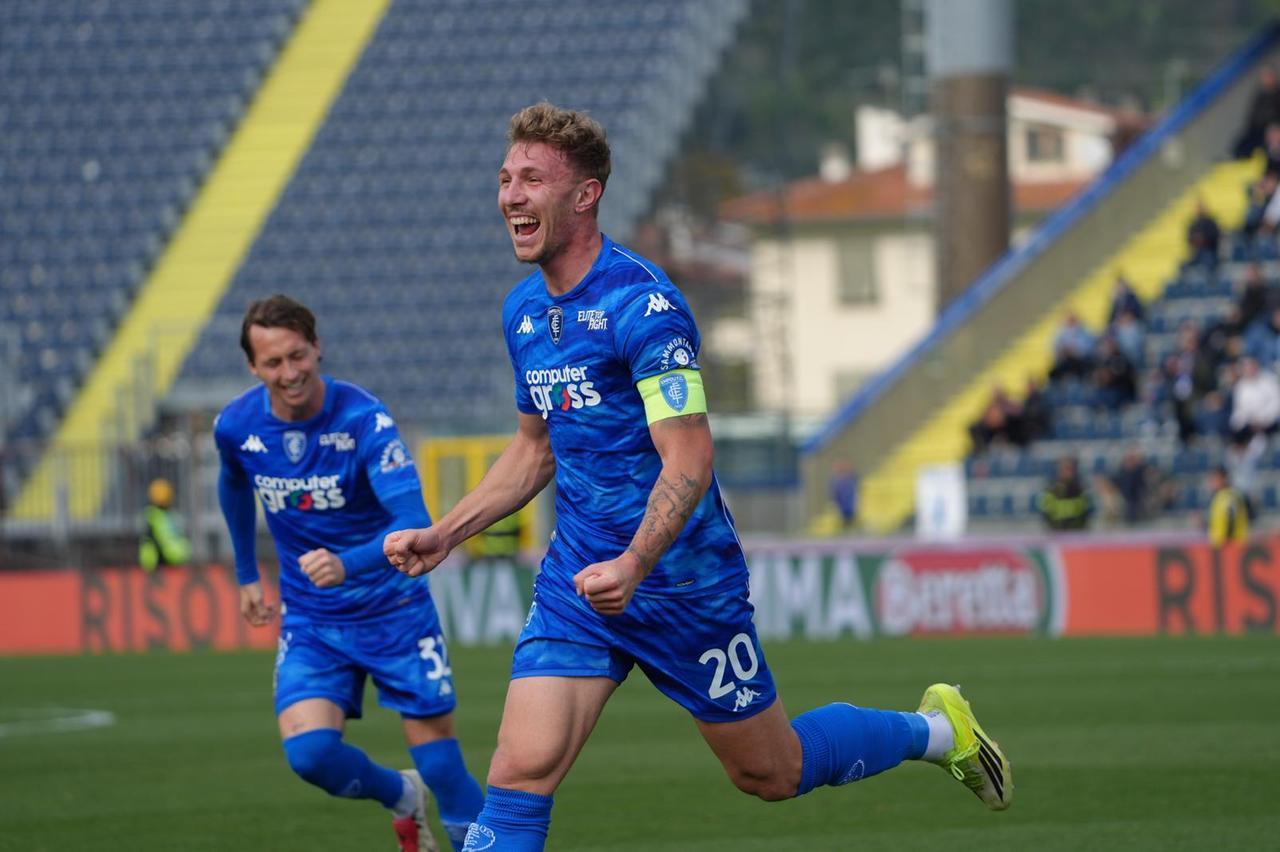 
	Matteo Lovato esulta dopo il 2-0 (foto Nucci)

