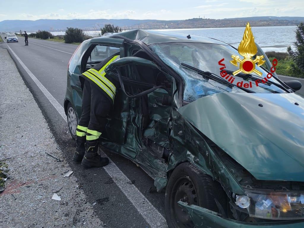 Scontro sulla statale 126: quattro feriti, due gravi. Interviene l’elisoccorso