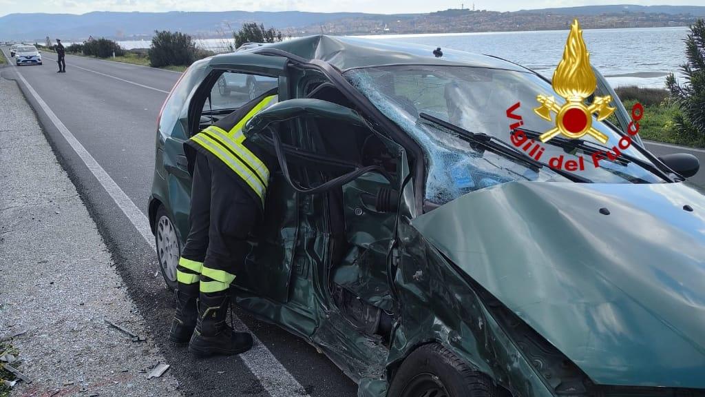 Scontro sulla statale 126: quattro feriti, due gravi. Interviene l’elisoccorso