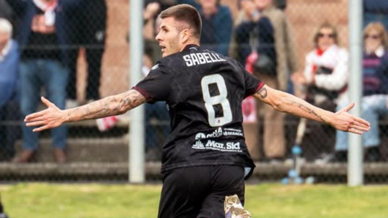 L'esultanza di Sabelli (foto di Noemy Lettieri per Us Grosseto)